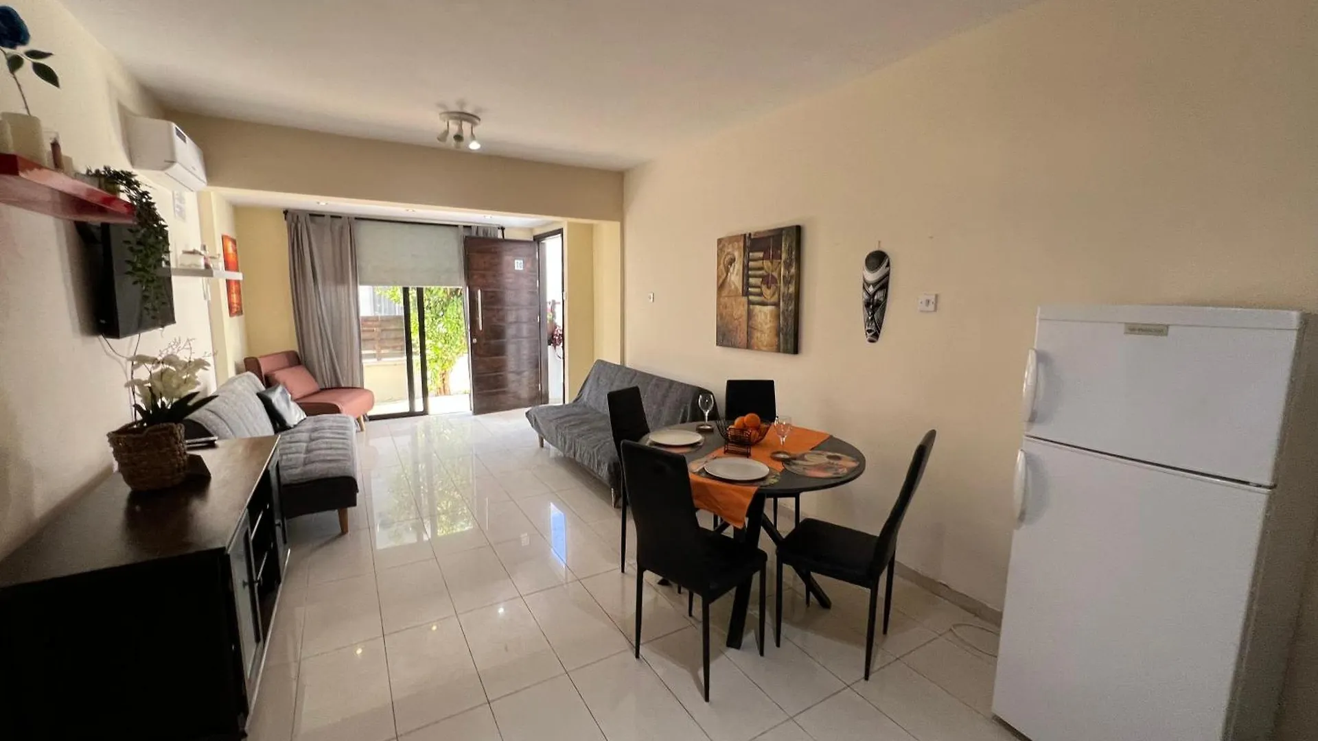 איה נאפה George Apartments 0*, איה נאפה קפריסין